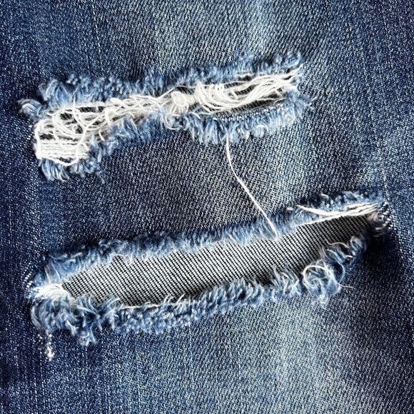 BLANK NYC Tomboy Distressed Boyfriend Jeans Medium Wash Size 24 - Picture 11 of 16